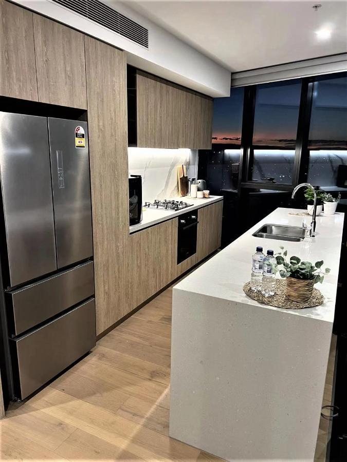 2 Bedroom Luxurious Family Apartment Next To Pacific Fair - Broadbeach Gold Coast Gc22 Exteriör bild