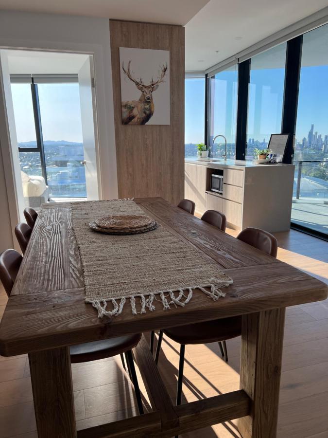 2 Bedroom Luxurious Family Apartment Next To Pacific Fair - Broadbeach Gold Coast Gc22 Exteriör bild