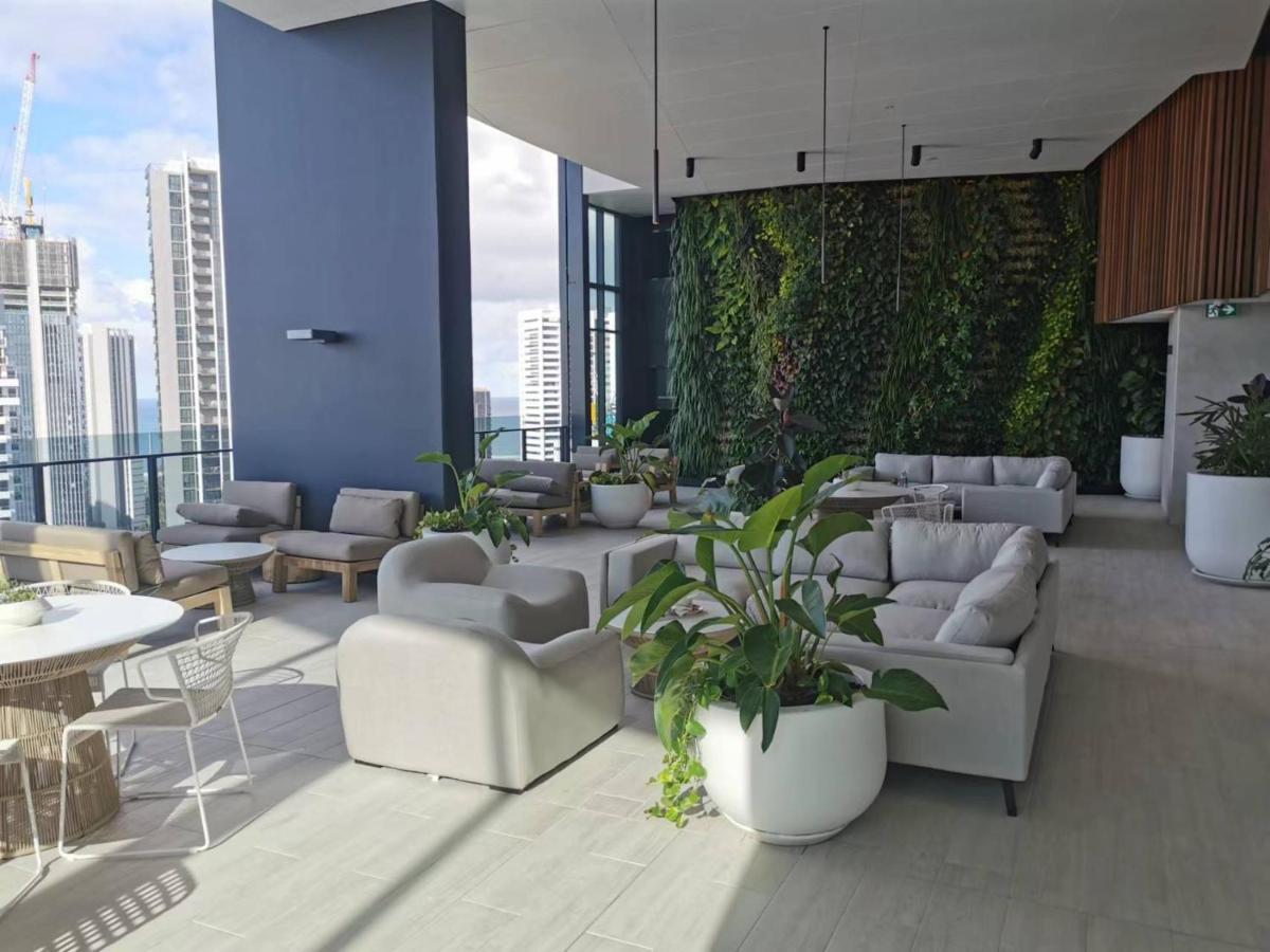 2 Bedroom Luxurious Family Apartment Next To Pacific Fair - Broadbeach Gold Coast Gc22 Exteriör bild