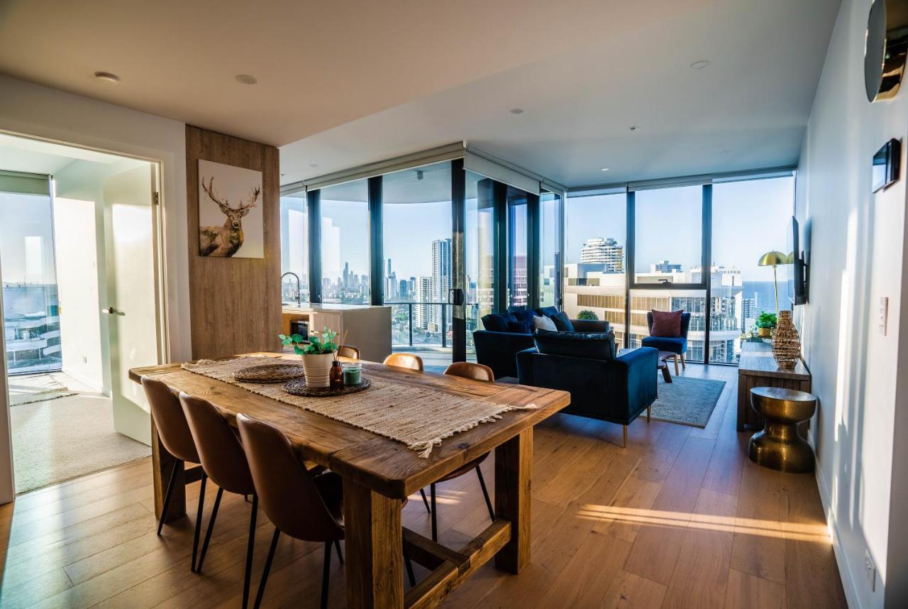 2 Bedroom Luxurious Family Apartment Next To Pacific Fair - Broadbeach Gold Coast Gc22 Exteriör bild