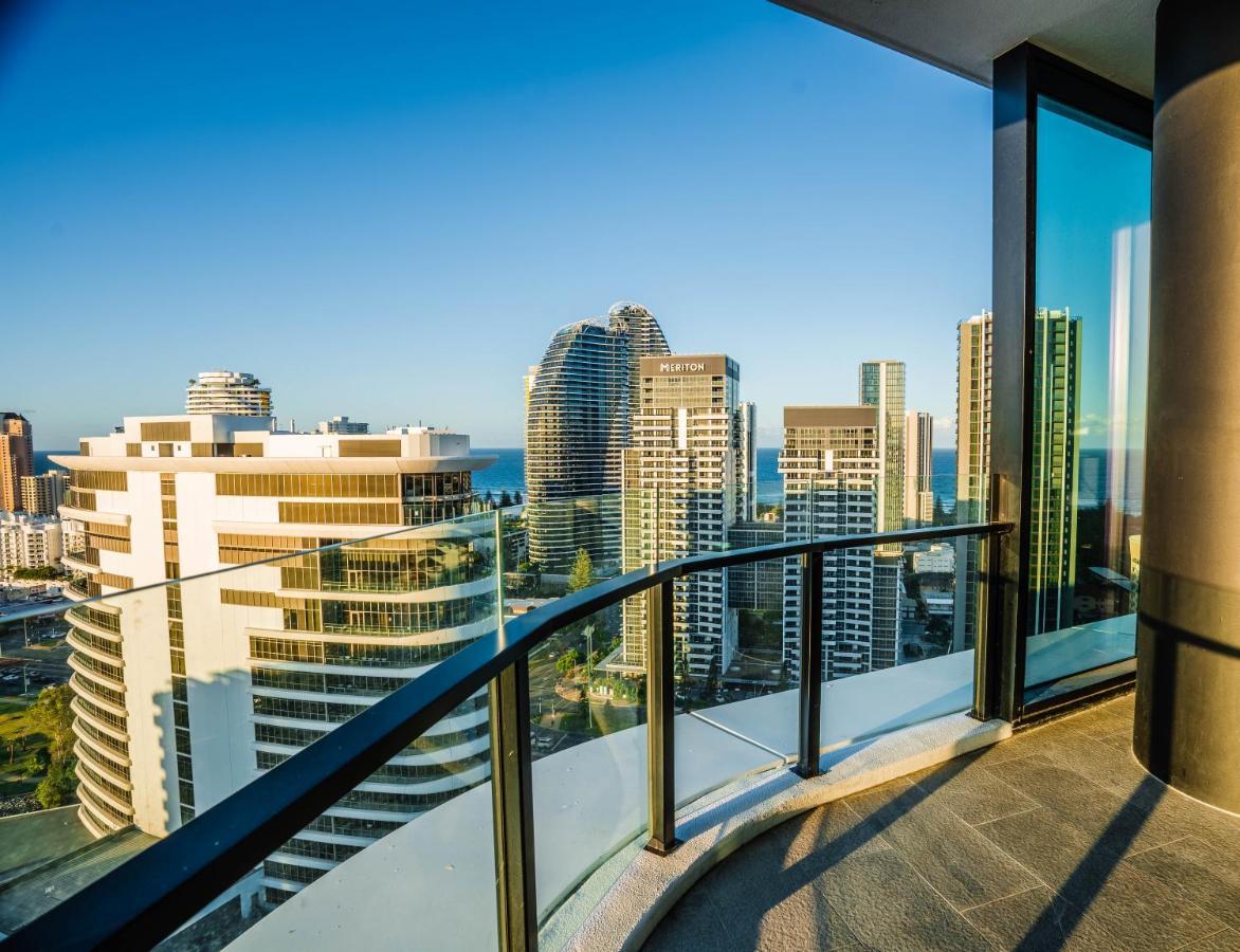 2 Bedroom Luxurious Family Apartment Next To Pacific Fair - Broadbeach Gold Coast Gc22 Exteriör bild