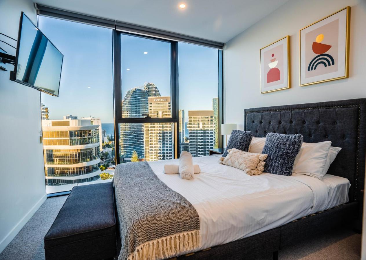 2 Bedroom Luxurious Family Apartment Next To Pacific Fair - Broadbeach Gold Coast Gc22 Exteriör bild