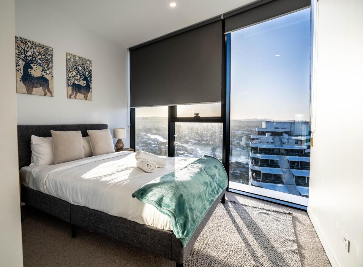 2 Bedroom Luxurious Family Apartment Next To Pacific Fair - Broadbeach Gold Coast Gc22 Exteriör bild